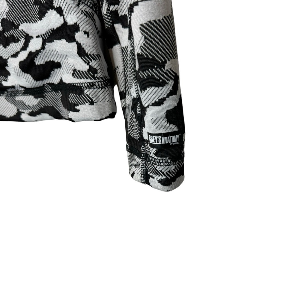Grey's Anatomy iMPACT Asymmetric Zip Camo Print Scrub Jacket Medium - Picture 2 of 8